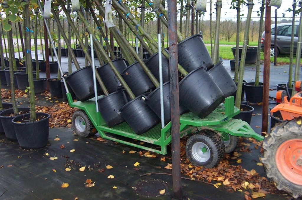 Oogstwagens voor gebruik op containerveld