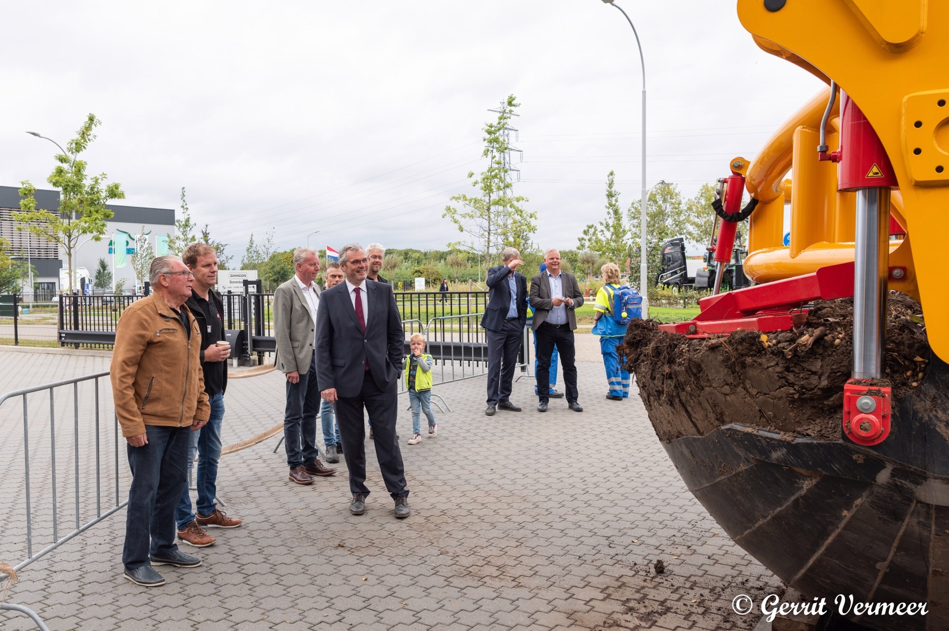 Bekijk de boomverplanters op de open dagen van Damcon