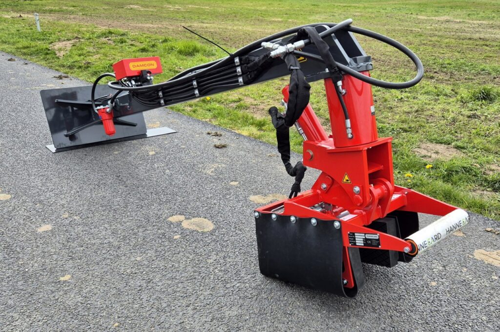 Hydraulische bomenlaadklem (HBK) aan laadjib met rotator en snelwissel voor Norcar