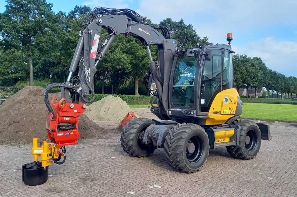 KLR-300 ST aan Mecalac 9 MWR