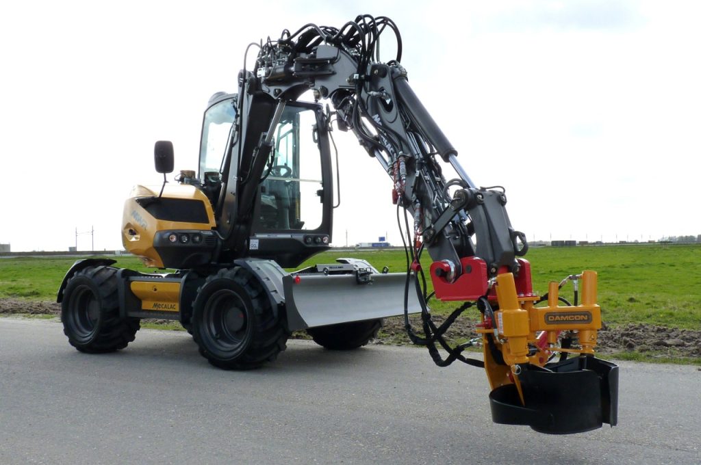 KLR-300M ST aan Mecalac 7MWR