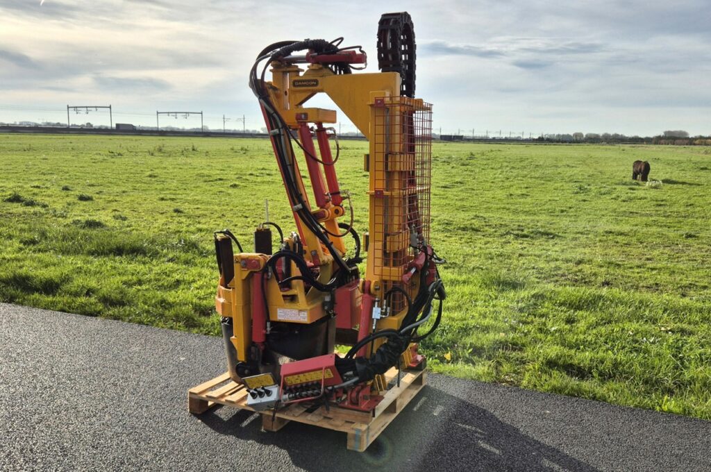 604019 KLR-700 HM met spadenset 60 + 70 cm met aanbouwframe voor Fendt smalspoor