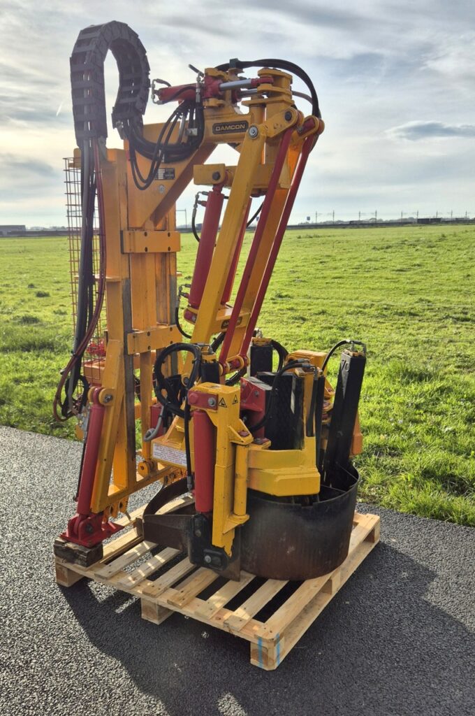 604019 KLR-700 HM met spadenset 60 + 70 cm met aanbouwframe voor Fendt smalspoor